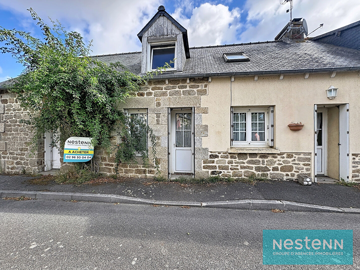 A vendre, Charmante maison en pierres Idéalement située au coeur d'un bourg !