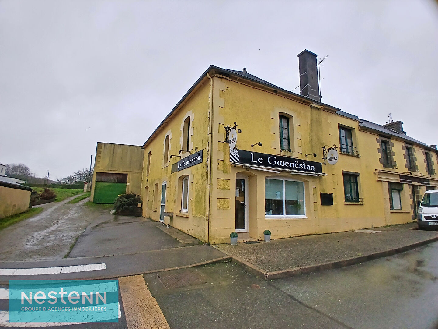 Maison bourg de Saint Barnabé proximité Loudéac, Idéal investisseurs