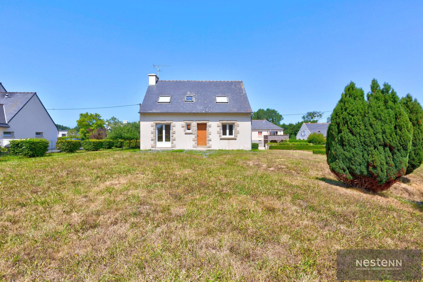 A VENDRE - Maison familiale 4 chambres sur sous-sol complet, dans un hameau recherché à seulement 2.5km du bourg d'HILLION