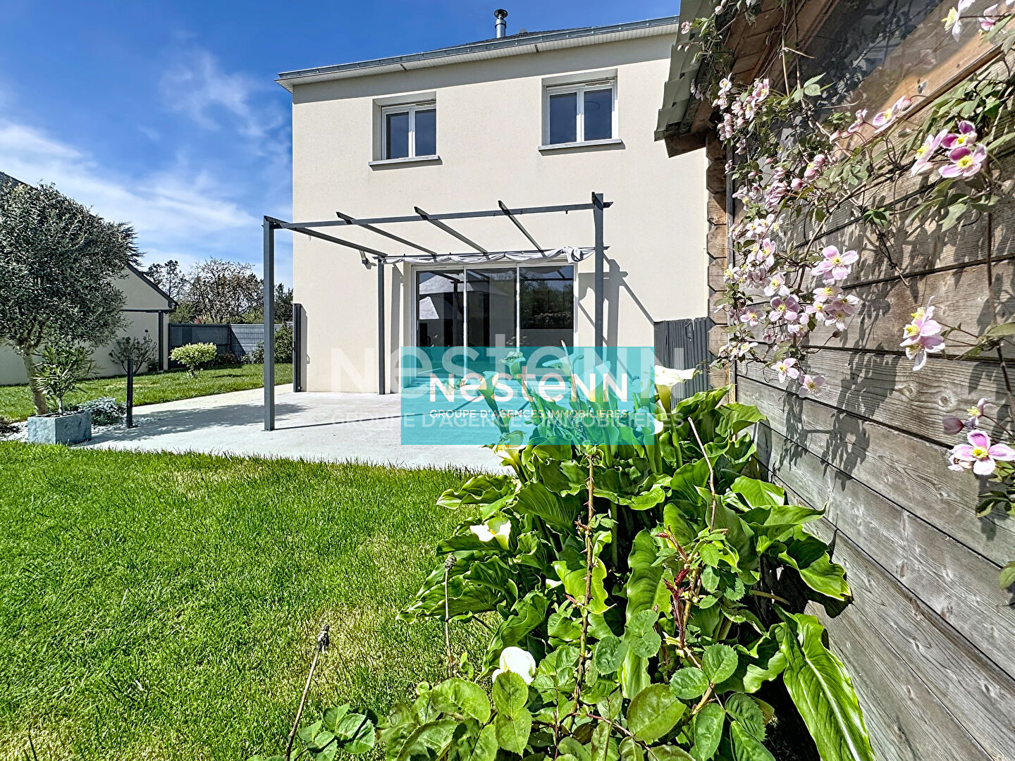 Vente d'une maison contemporaine vivable de plain 4 chambres dans le bourg de Saint Alban