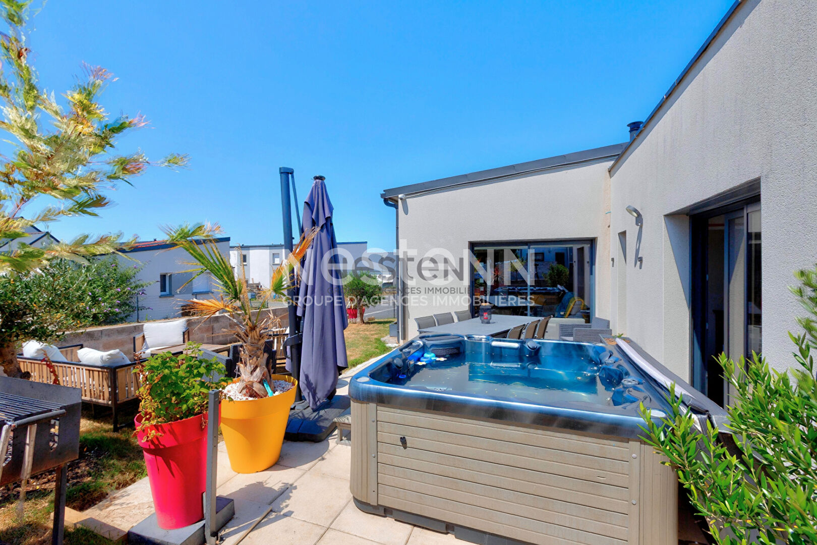 A vendre, maison de plain pied 10 minutes de LAMBALLE, 3 chambres avec terrains contemporaine