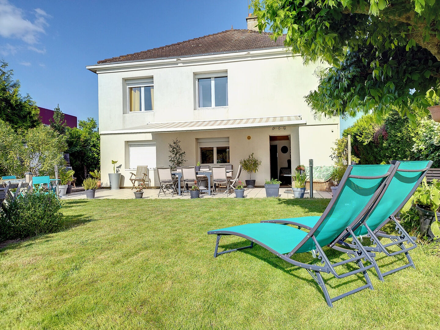 Maison familiale à la Ville aux Dames proche écoles, commerces, Fil Bleu, Gare TGV, tram