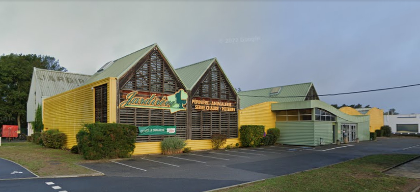 Jardinerie, parking, espace extérieur dans zone commerciale dynamique de SARAN NORD