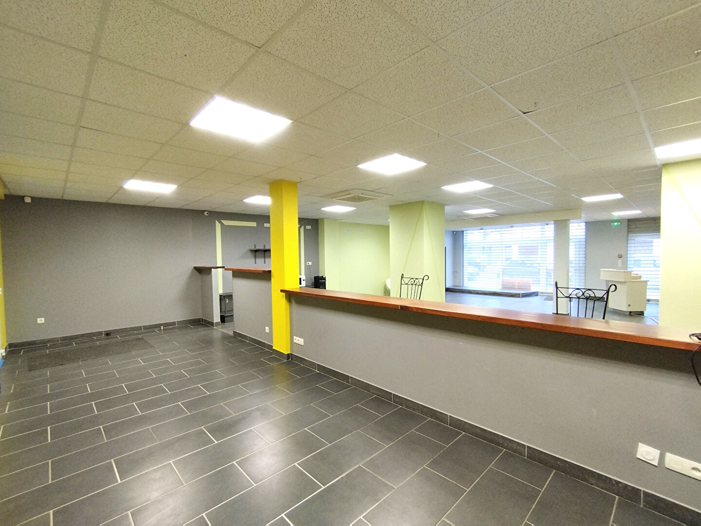 Photo Local commercial Saint Pierre Des Corps 178 m2 image 2/6