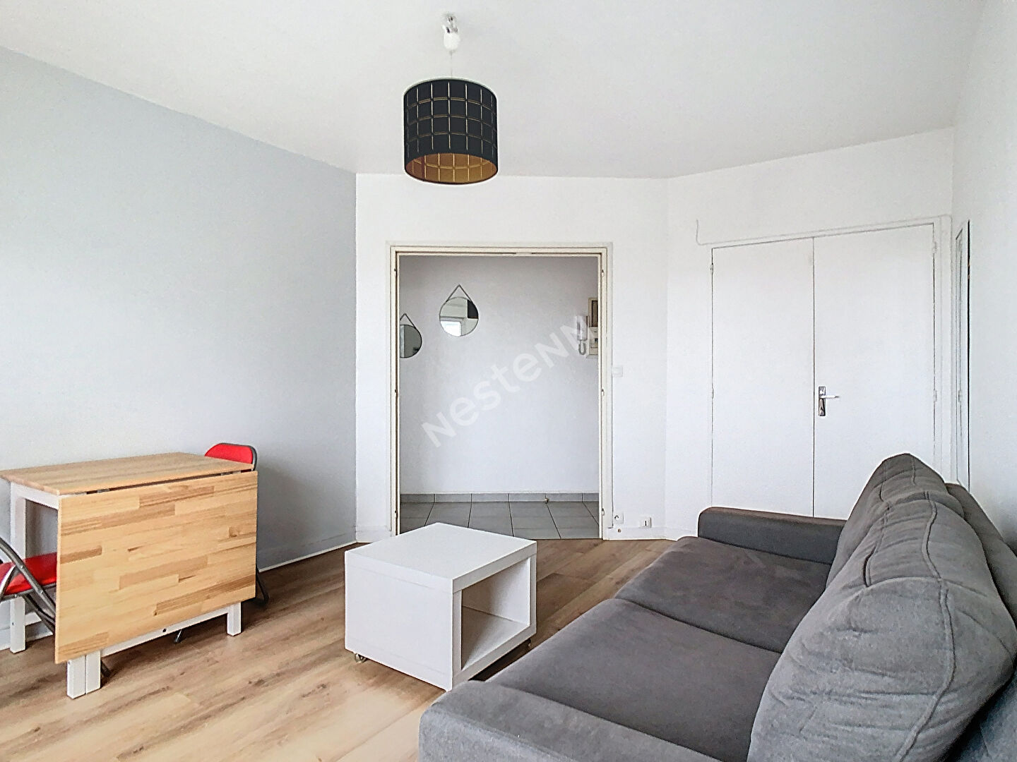 Photo Nantes Rond-Point-de-Vannes - T1 en dernier étage avec balcon et stationnement sécurisé image 2/6