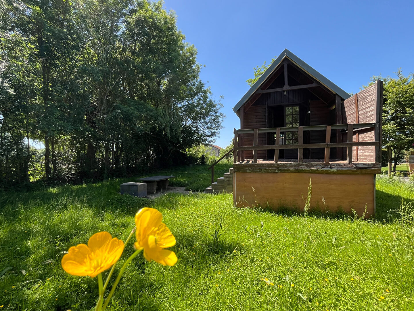 Chalet de loisirs en bord de Sarthe, à 1 kilomètre des commodités !