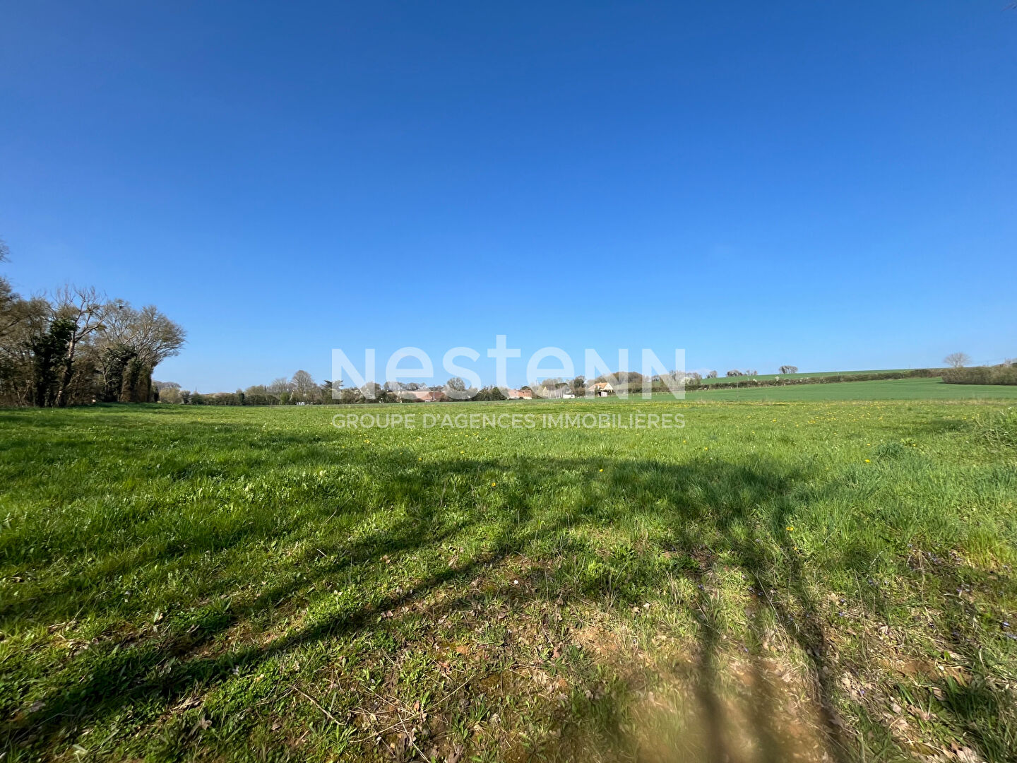 Terrain constructible de plus de 1000 m² à la campagne !