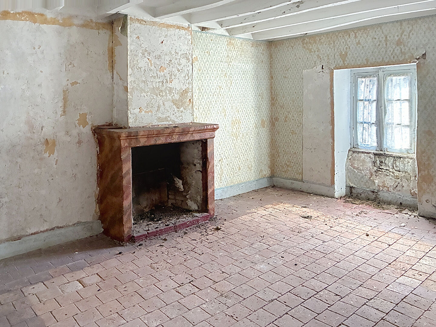 Belle opportunité à 86 800 € : maison 3 chambres à rénover aux Hauts-d'Anjou