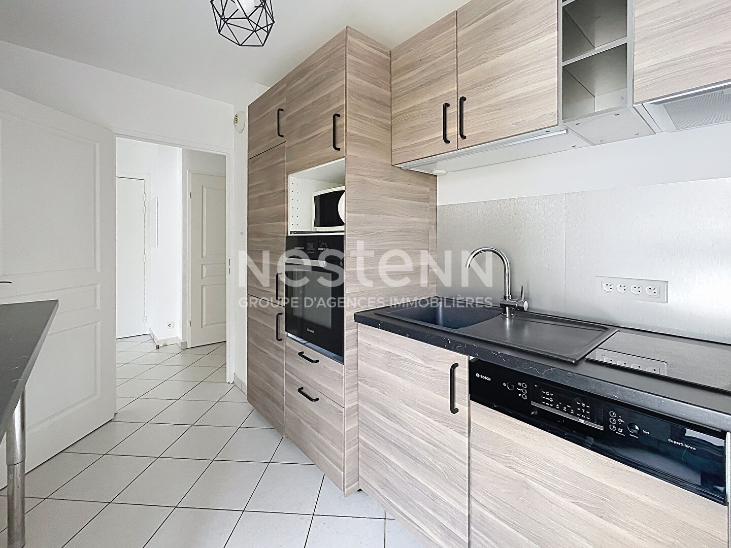 A vendre appartement Saint Cyr L Ecole 2 pièce(s) de 50m²  avec parking en sous-sol .
