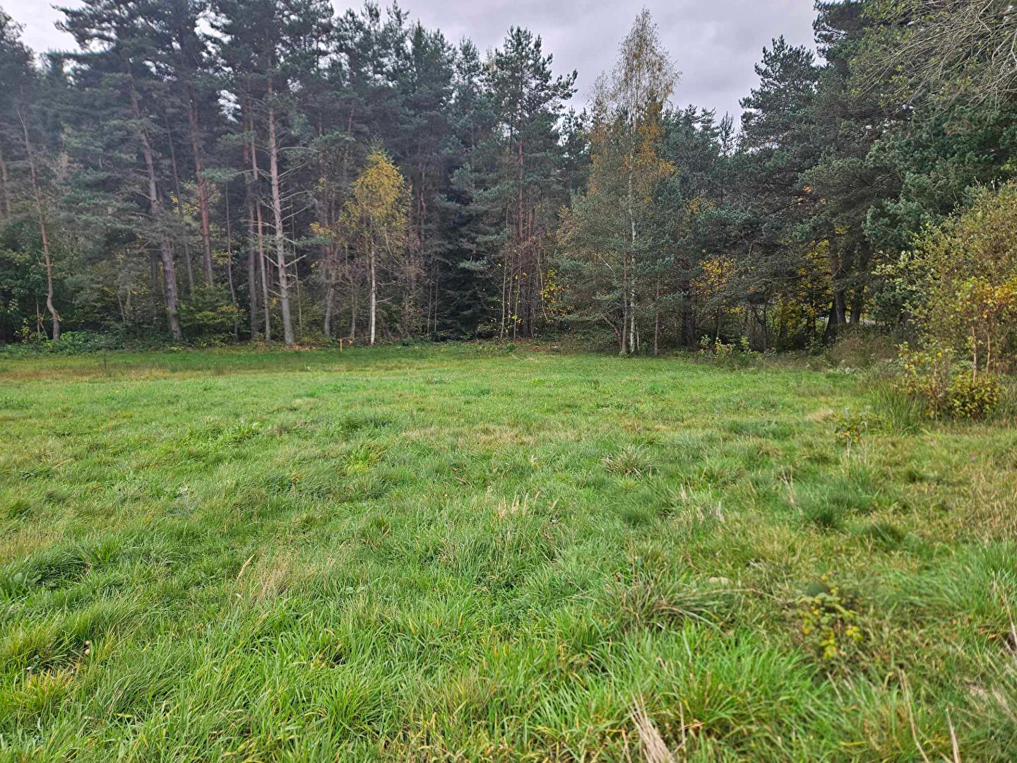 EXCLUSIVITE ! LAPTE Terrain constructible de  plus de  2000 m2