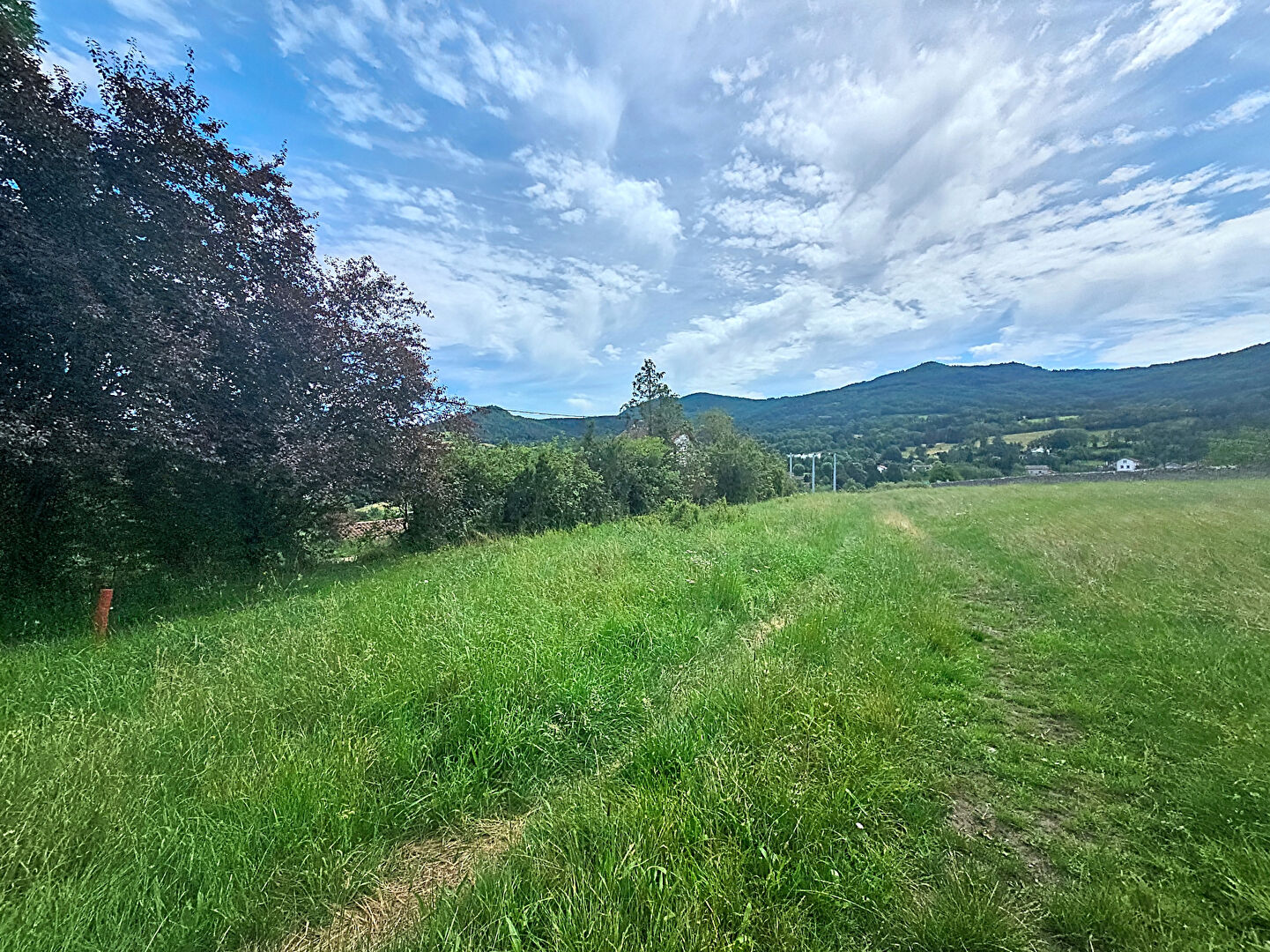 EXCLUSIVITE ! Terrain avec vue dégagée de 754 m2  dans le centre de RETOURNAC