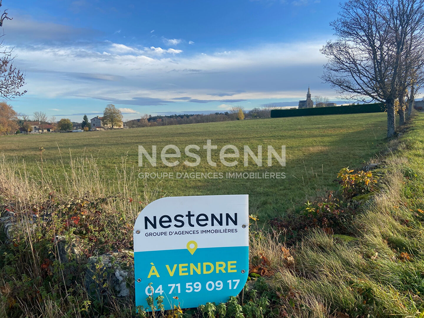 Exclusivité  grand terrain plat d'environ 10 000 m2 secteur Lapte