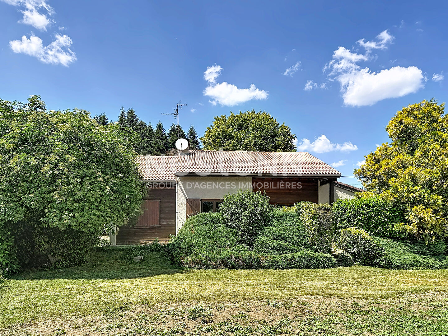 EXCLUSIVITE ! Maison à MONTREGARD sur 1200 m2 de terrain environ