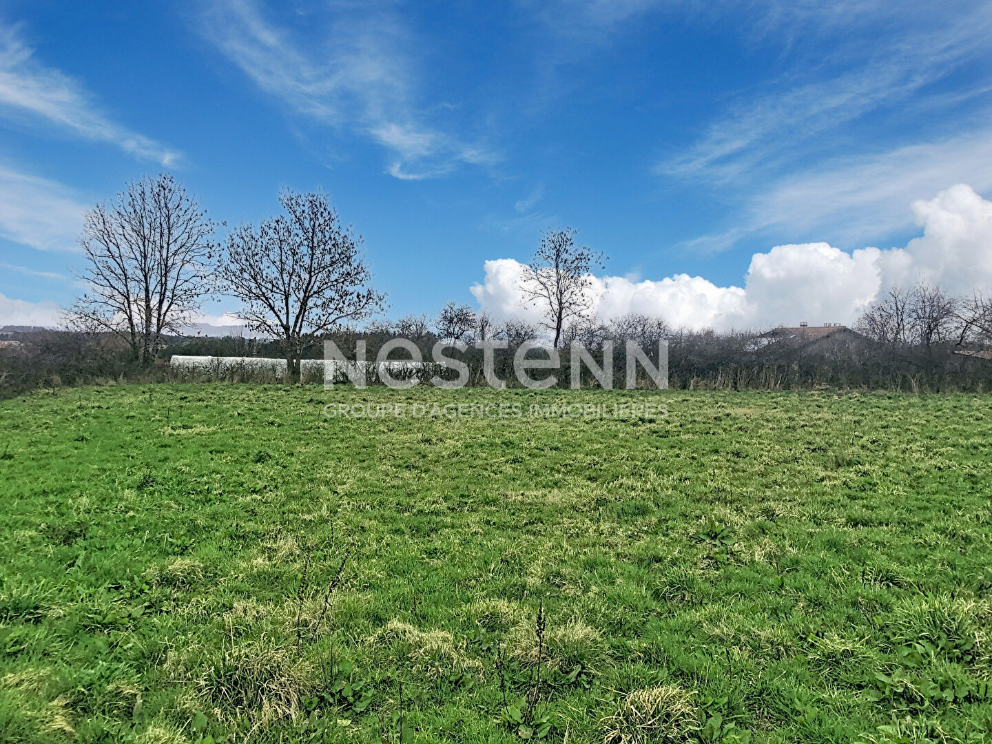 GRAZAC ! Terrain  plat constructible de 3000 m²
