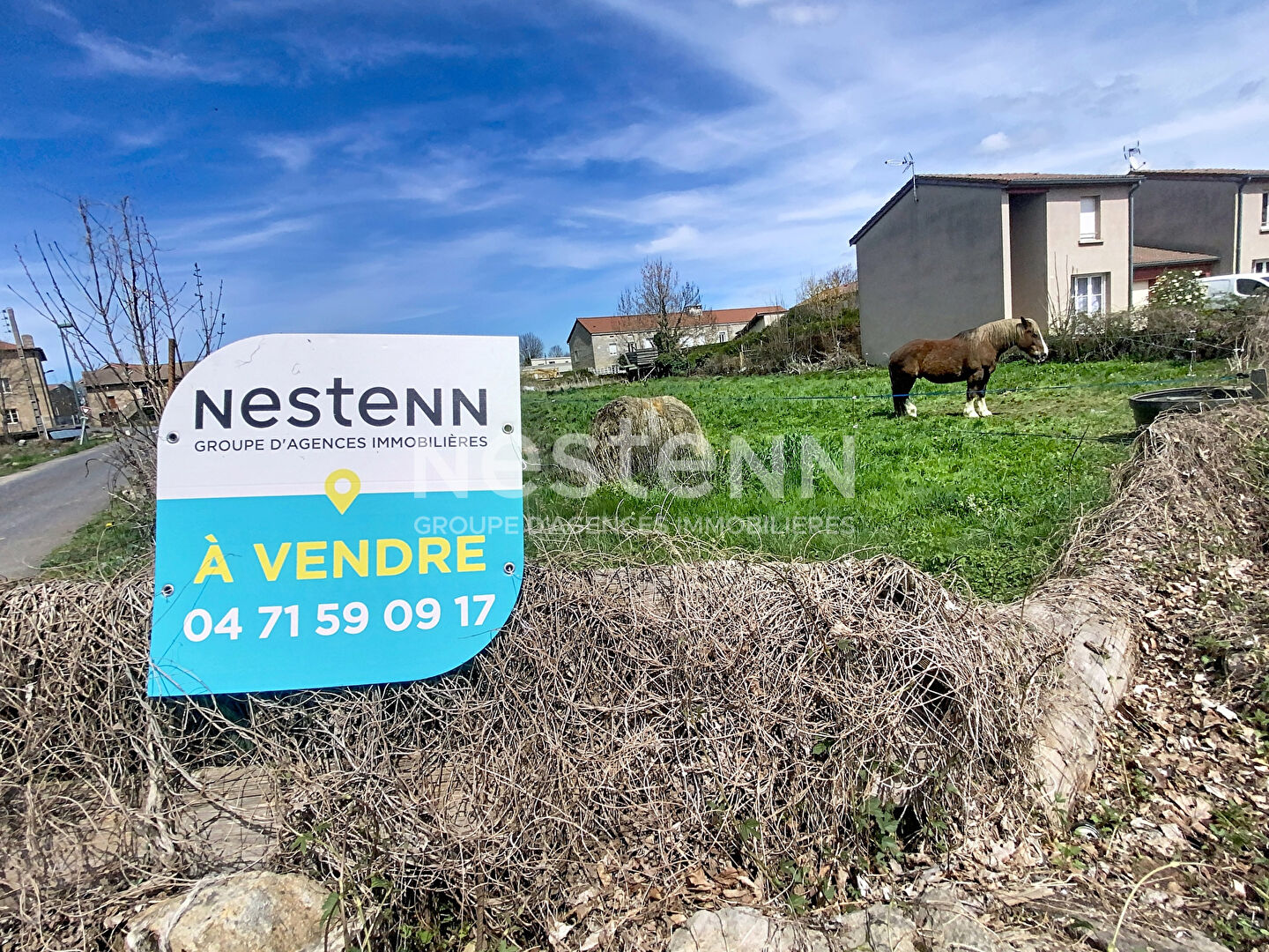 EXCLUSIVITE ! Belle parcelle de terrain plat dans le centre de Grazac
