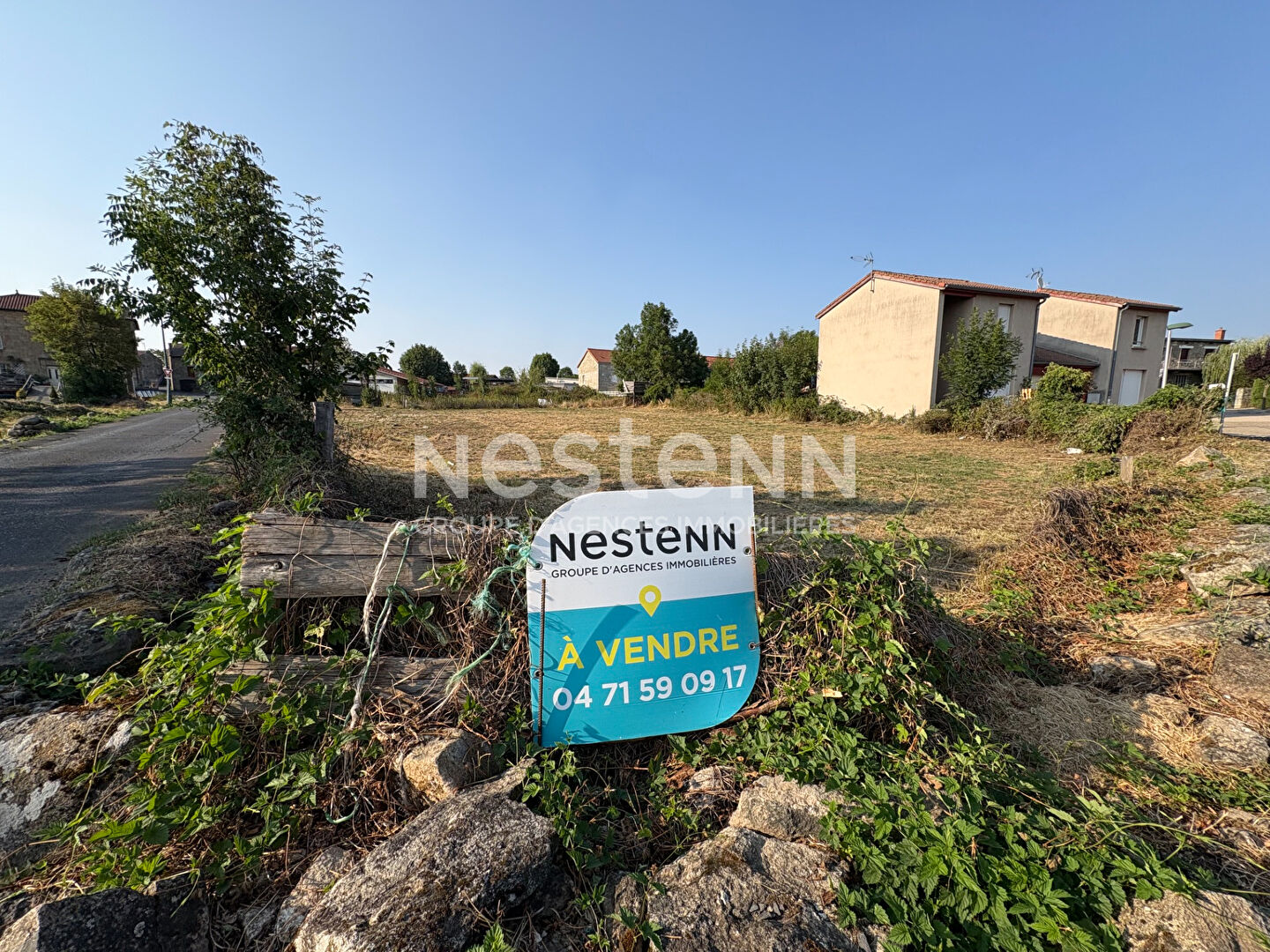 À vendre / Belle parcelle constructible de plus de 2000 m² au coeur de Grazac