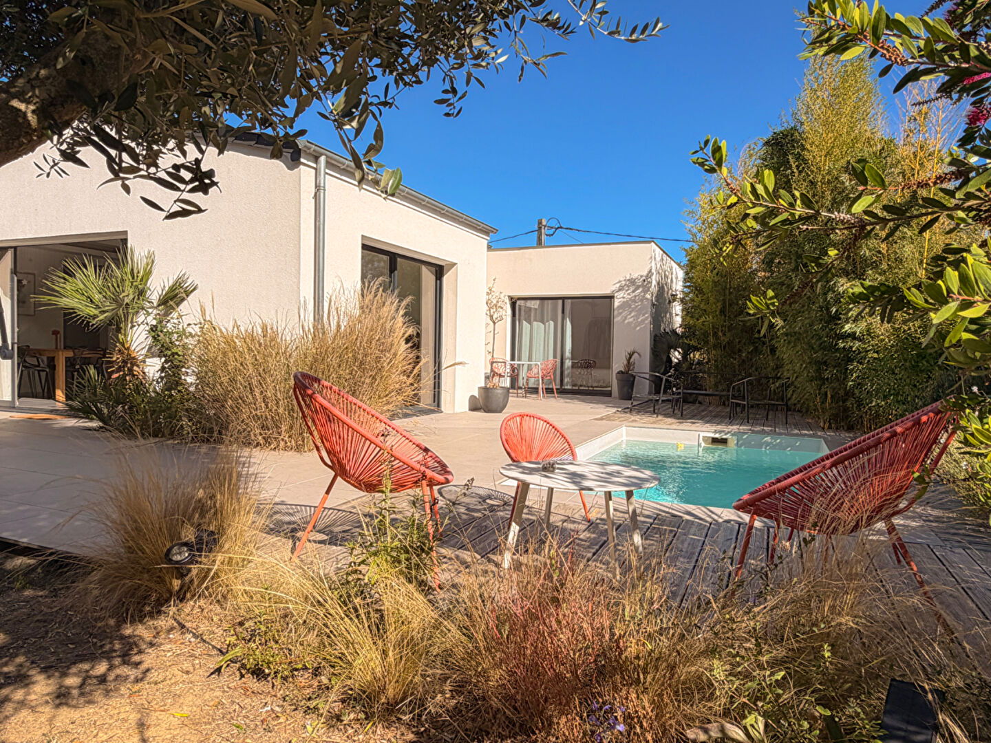 MAISON DE PLAIN-PIED, 3 CHAMBRES AVEC JARDIN À BRIOLLAY