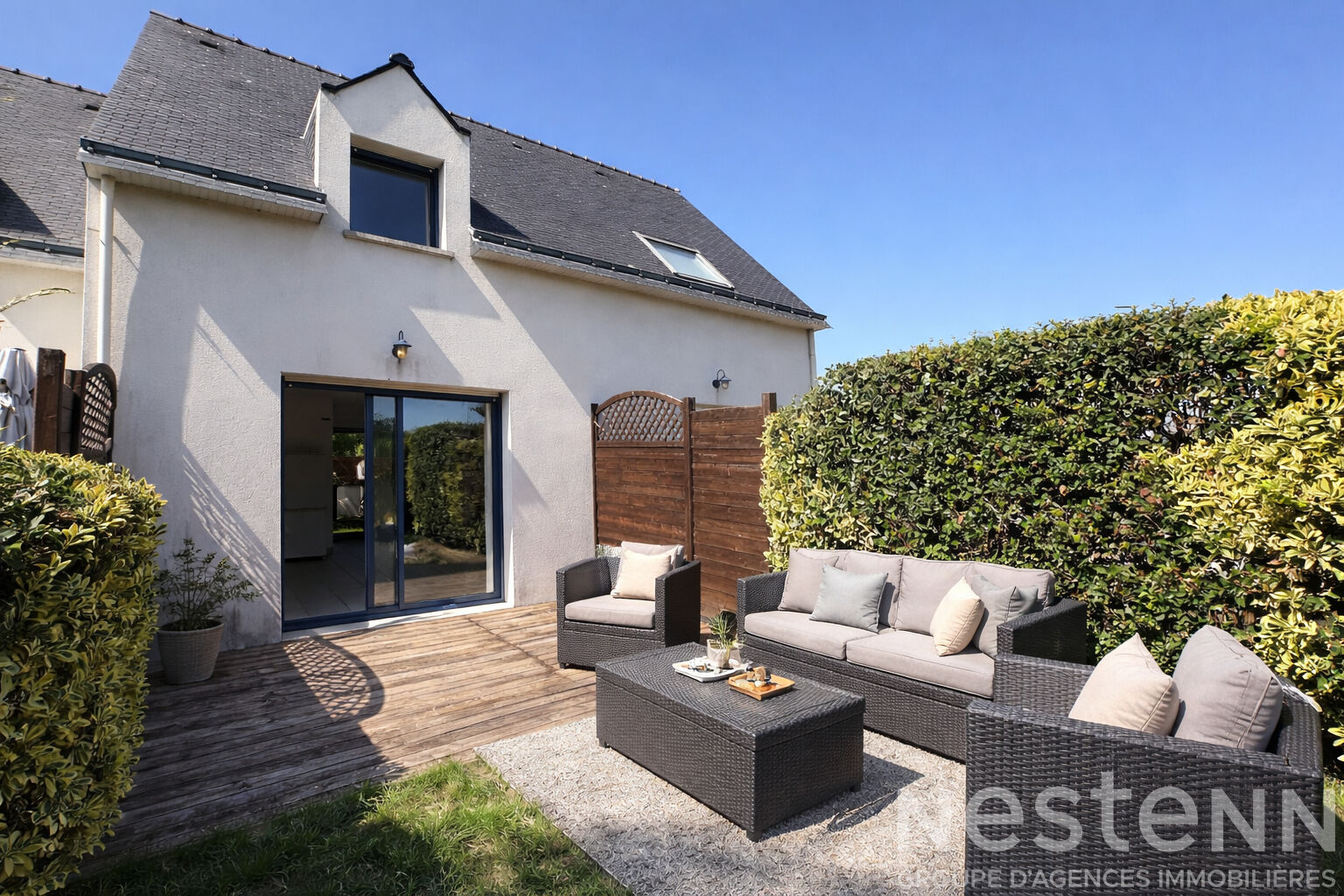 Entre Vannes et Auray, maison lumineuse avec jardin au coeur du bourg de Plougoumelen