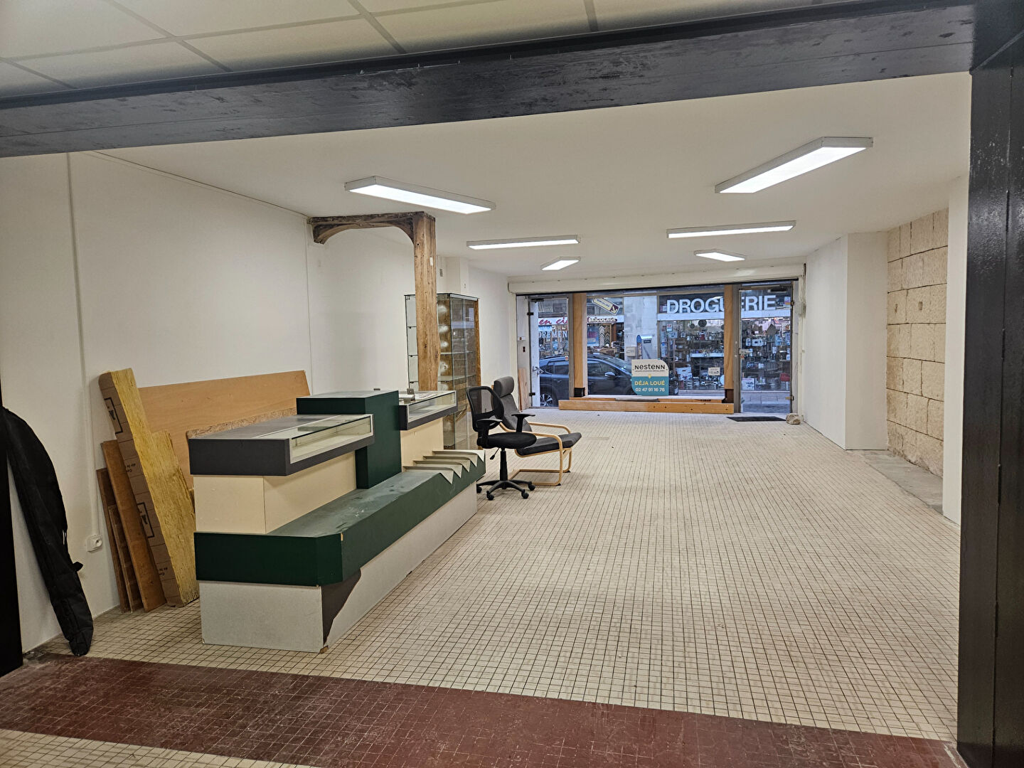 Photo Local commercial à louer hyper centre de Loches image 3/5