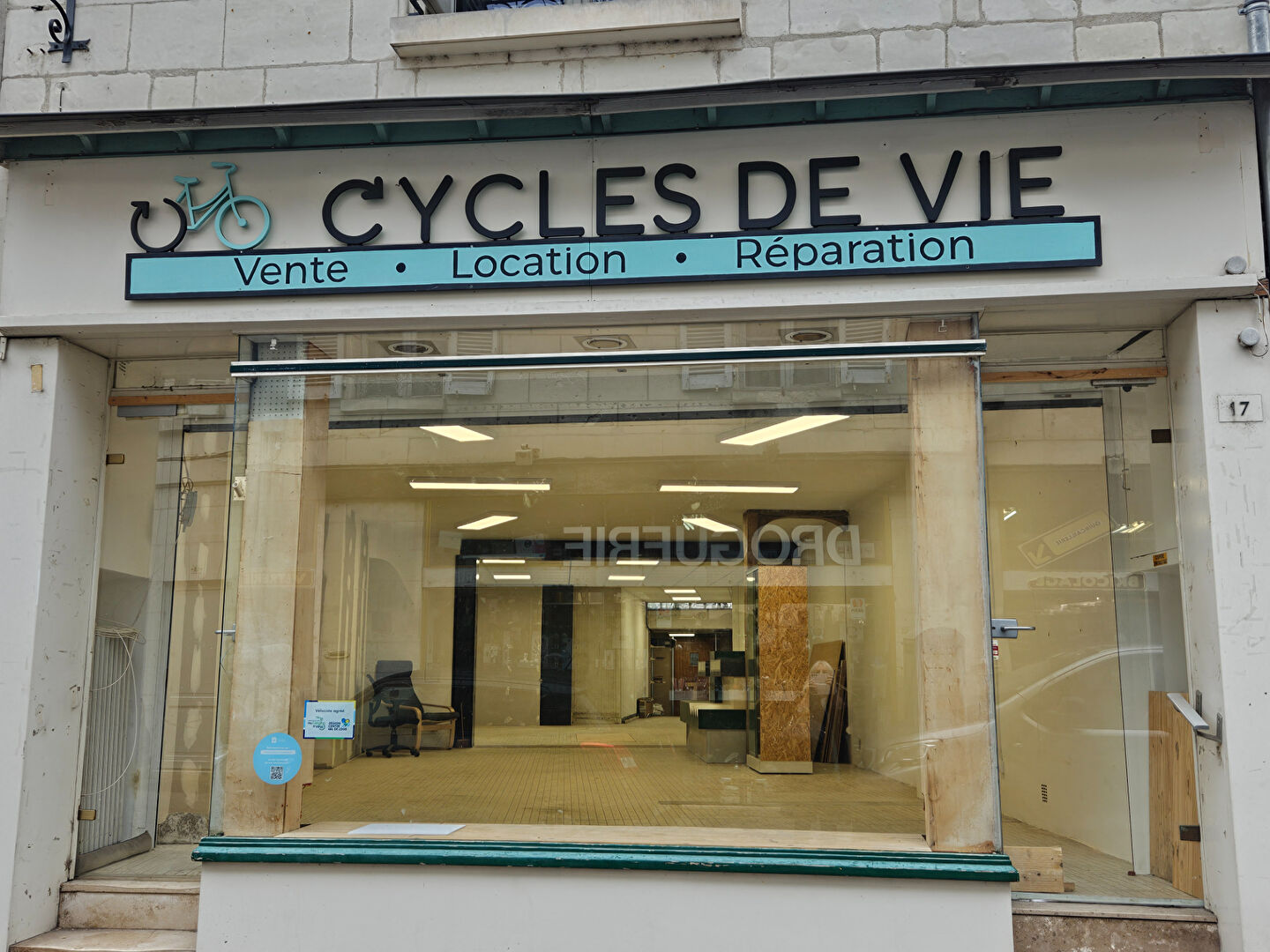 Photo Local commercial à louer hyper centre de Loches image 4/4
