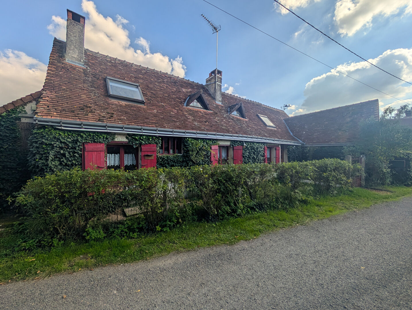 Maison à vendre à Loche sur Indrois - 5 pièces avec jardin spacieux