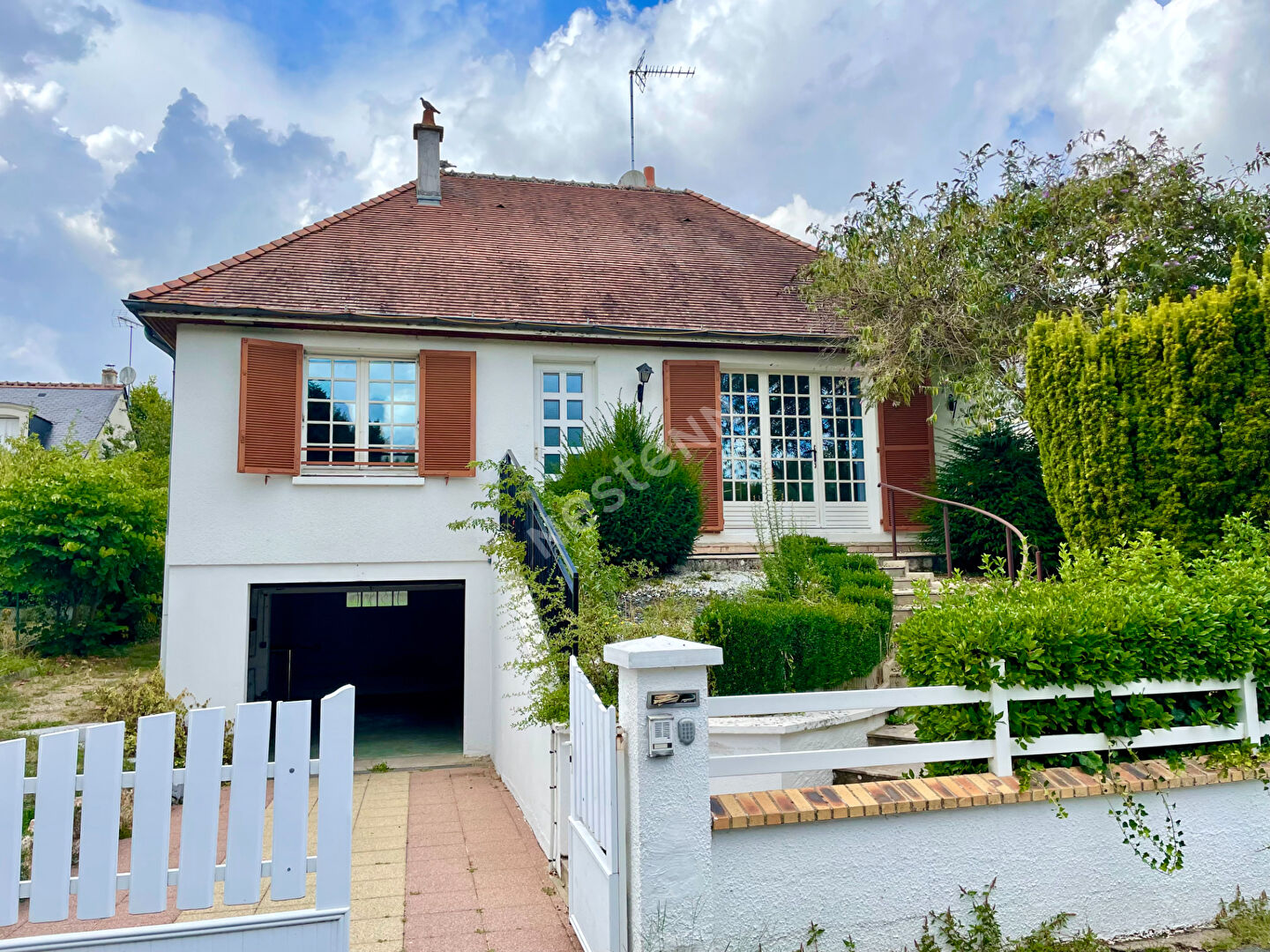 Pavillon sur sous-sol à louer proche du centre ville de loches