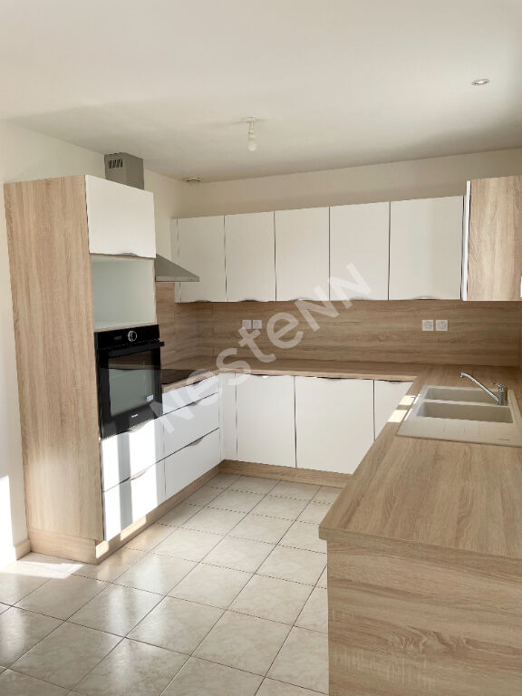 Photo Pavillon récent de plain-pied à louer à Genillé dans un quartier calme image 4/6