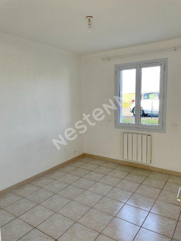 Photo Pavillon récent de plain-pied à louer à Genillé dans un quartier calme image 6/6