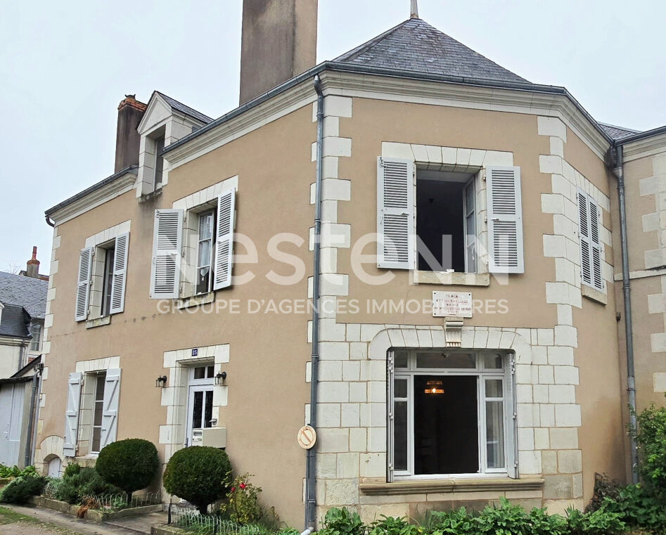 Photo Maison ancienne rénovée avec cour image 1/6