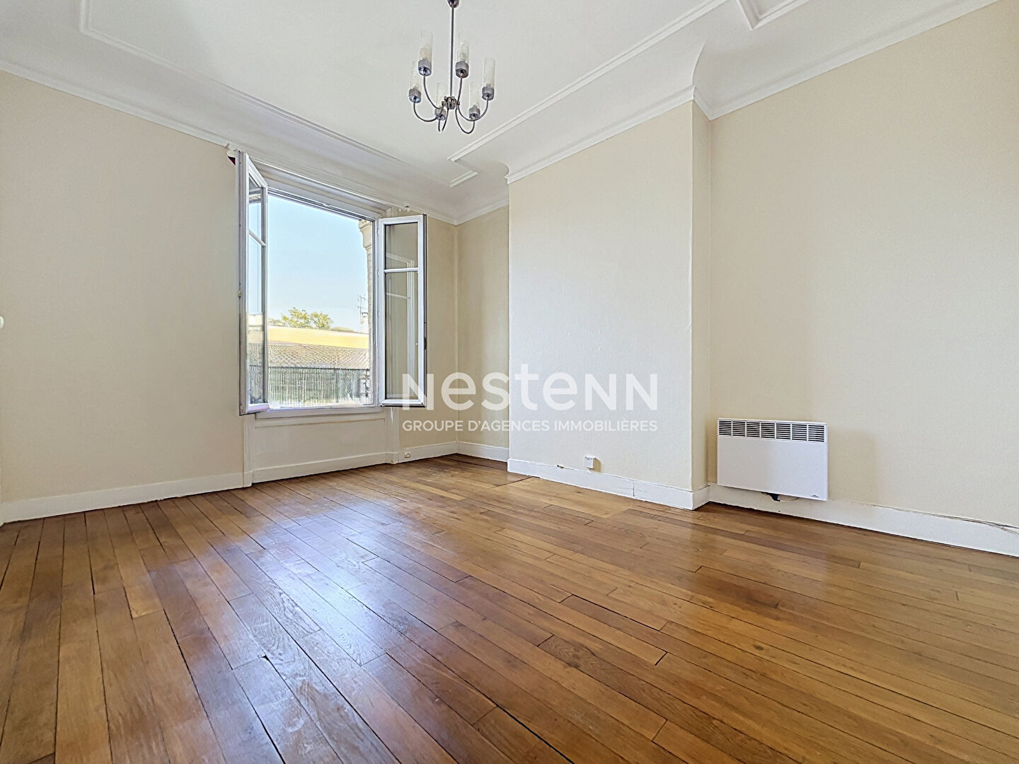 ISSY LES MOULINEAUX - QUARTIER LA FERME - A vendre appartement 2 pièces traversant
