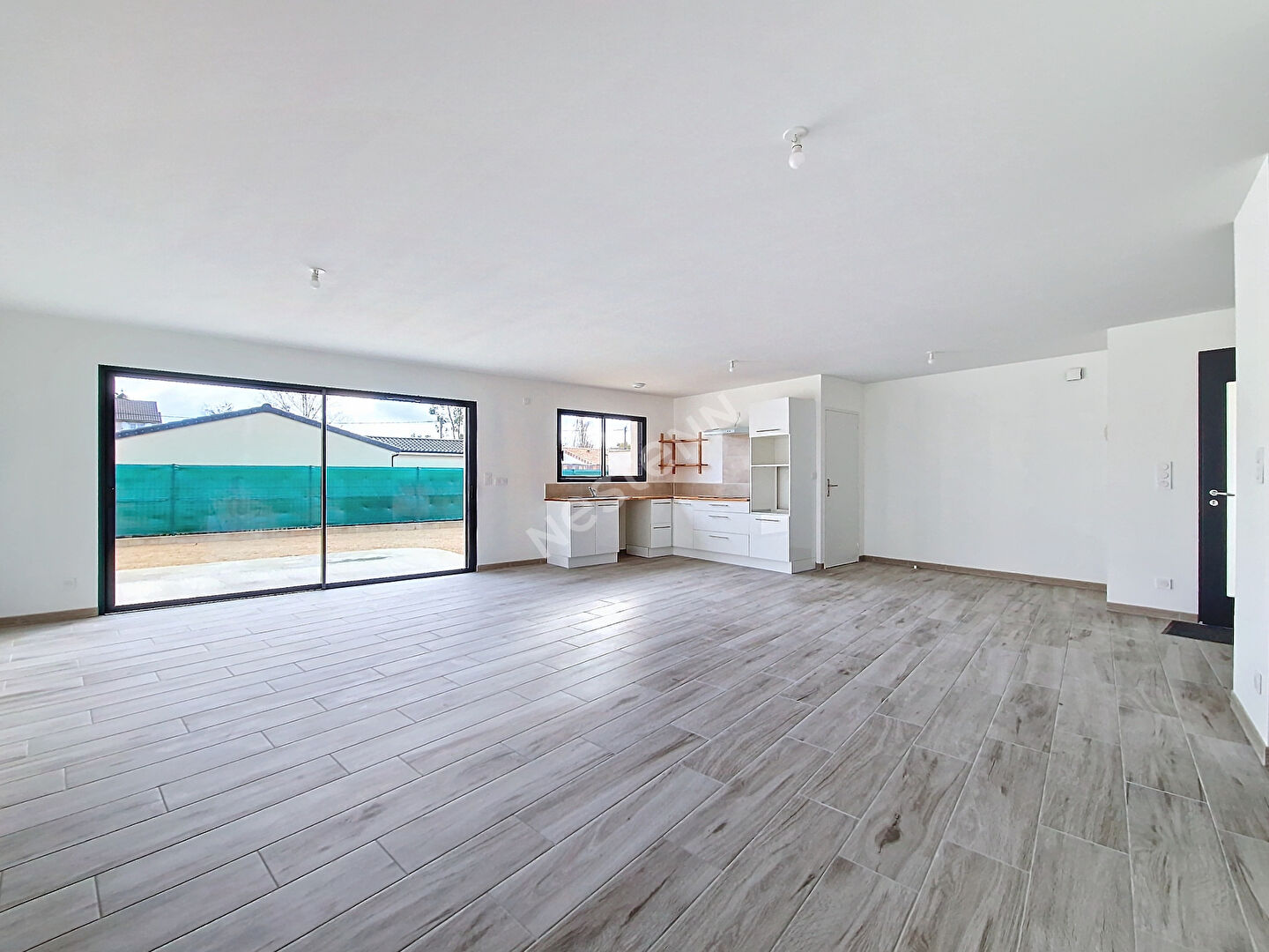 Sur la commune de Vouneuil-sous-Biard A vendre MAISON de PLAIN PIED de 100 m²