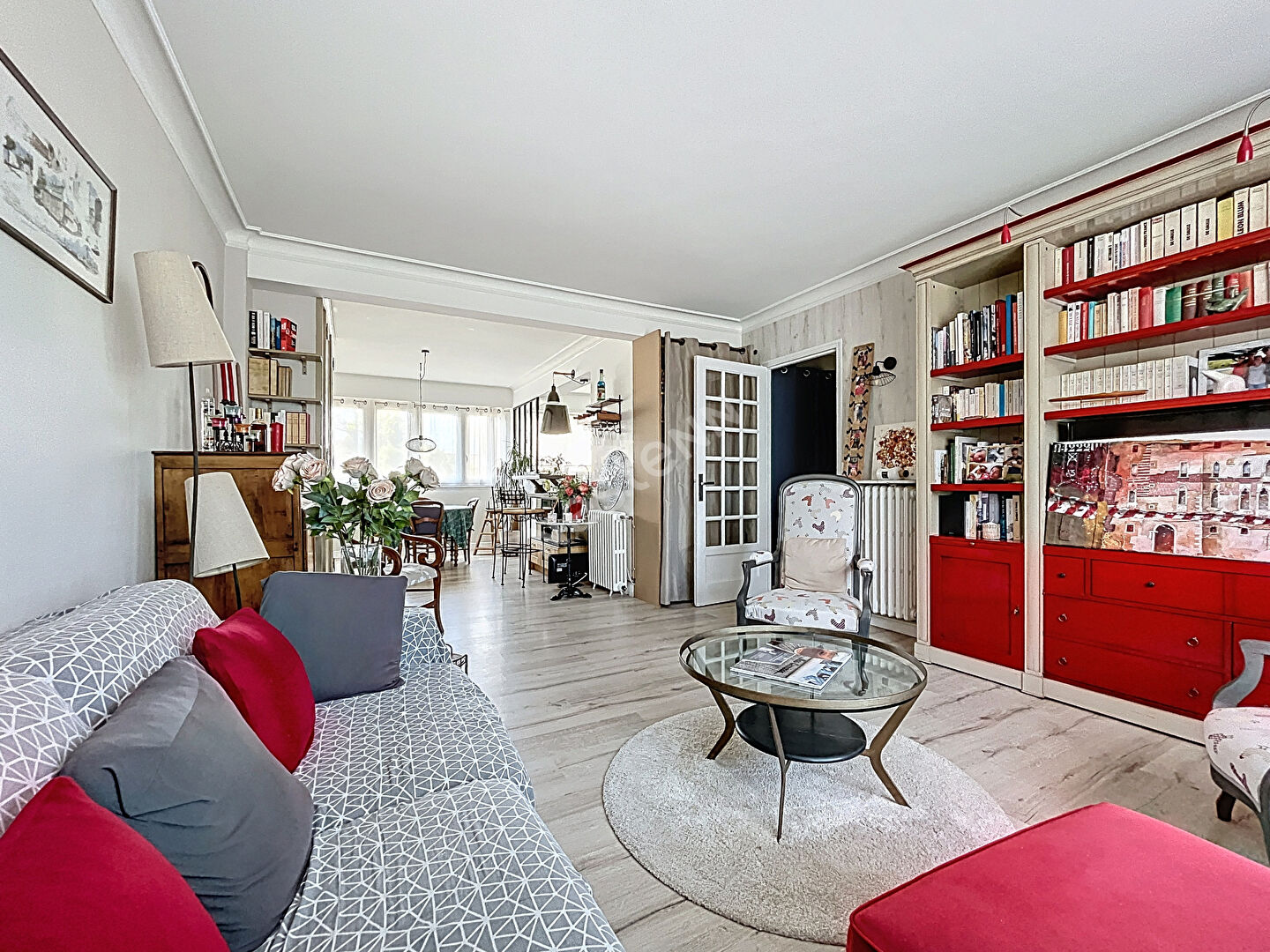 Photo EXCLUSIVITE / NANTES ROND POINT DE VANNES Appartement T5 92m² / 3 CHAMBRES / ASCENSEUR / QUARTIER DYNAMIQUE image 2/6