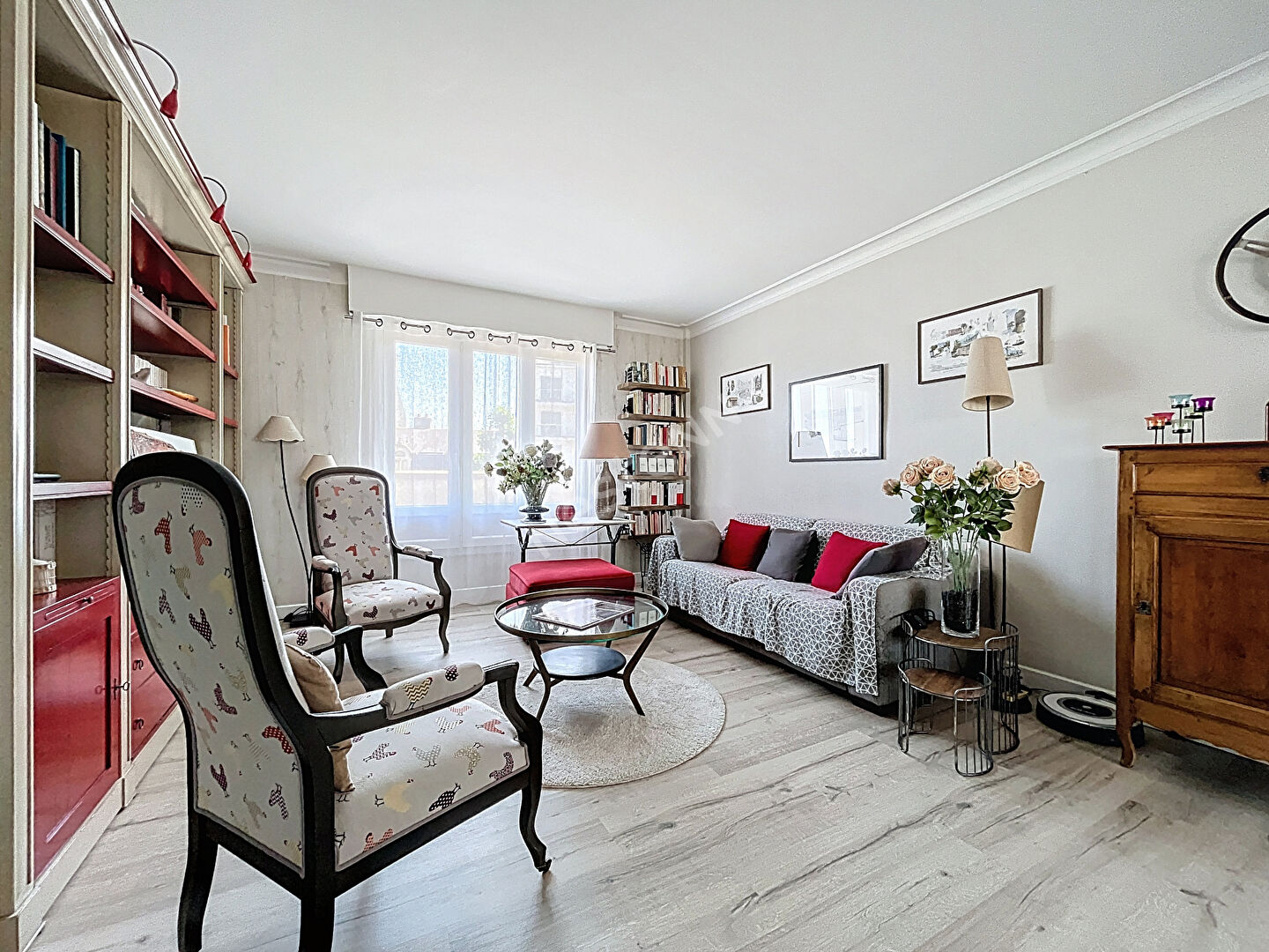 Photo EXCLUSIVITE / NANTES ROND POINT DE VANNES Appartement T5 92m² / 3 CHAMBRES / ASCENSEUR / QUARTIER DYNAMIQUE image 5/6