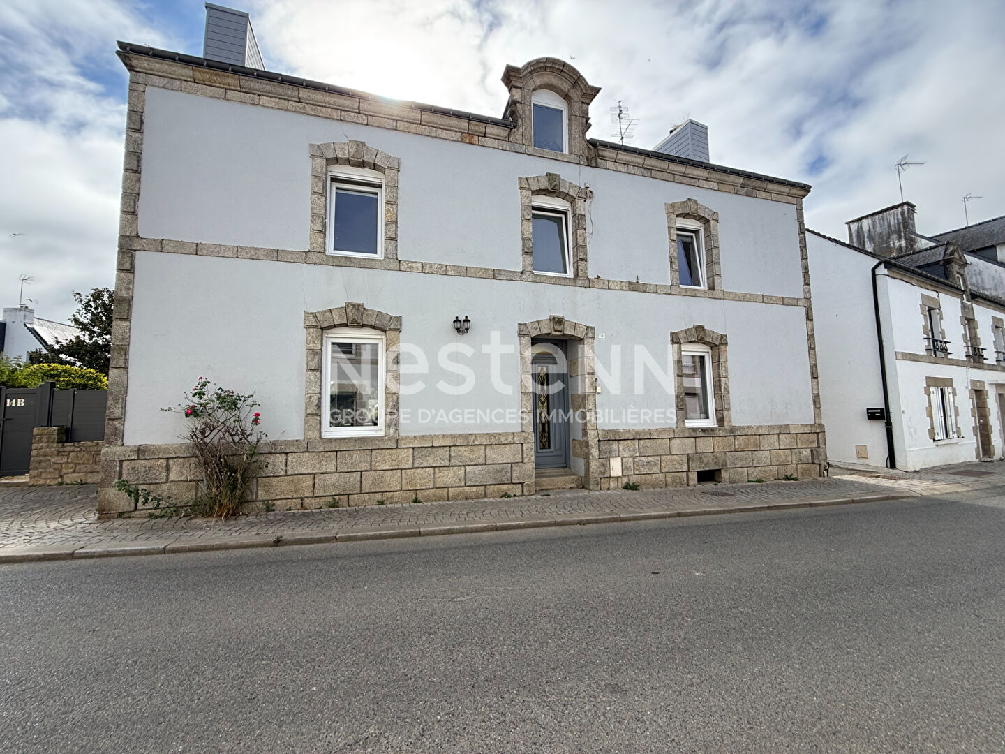 MOREAC - Propriété de charme à vendre 6 chambres et son magnifique jardin de 1280 m²