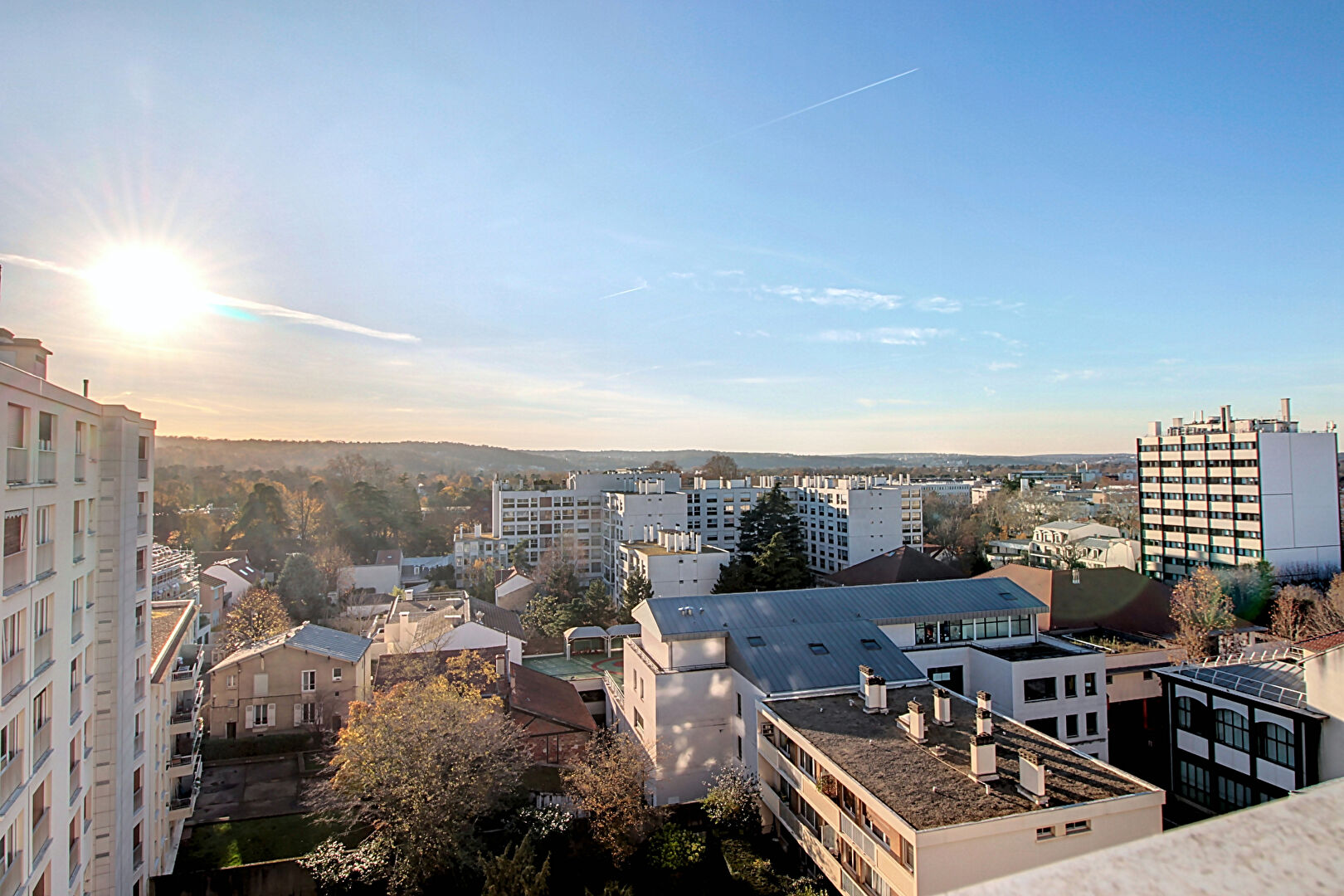 APPARTEMENT RUEIL-MALMAISON CENTRE VILLE 2 PIECES 52M² DERNIER ÉTAGE AVEC BALCON CAVE ET PARKING
