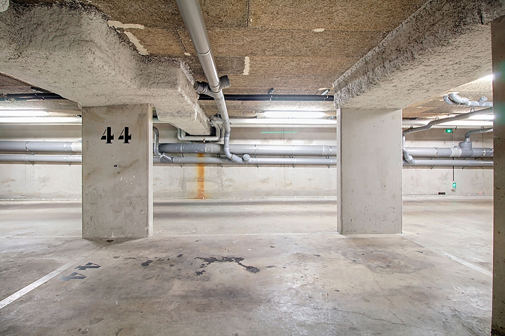 PARKING RUEIL-MALMAISON PLATEAU AU 1ER SOUS-SOL ASCENSEUR - 10 RUE THIERS