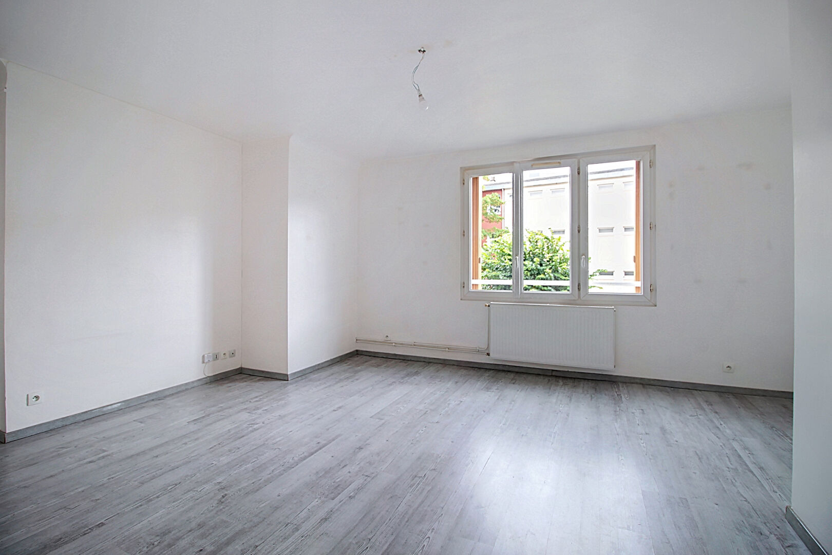 APPARTEMENT RUEIL-MALMAISON MAZURIERES 3 PIECES 2 CHAMBRES DPE D, AVEC BOX.