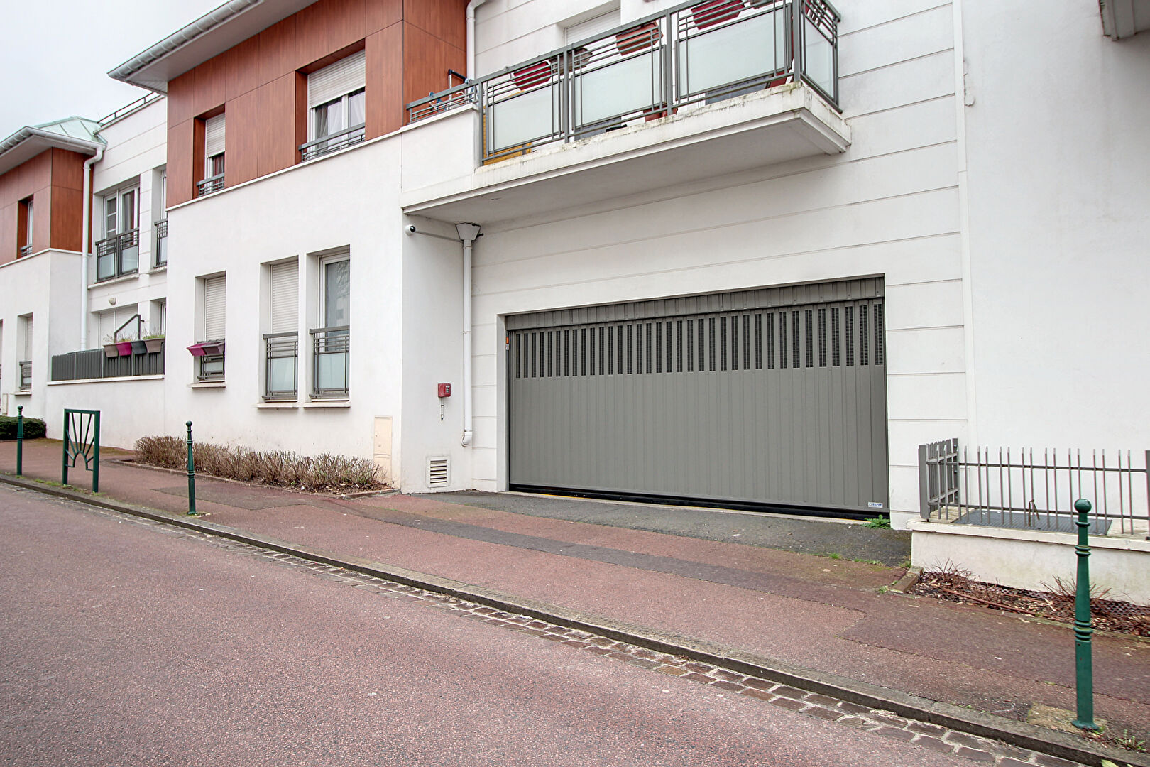 LOCATION PLACE DE PARKING  SOUS-SOL 18 RUE CHATEAUBRIAND - RUEIL-MALMAISON