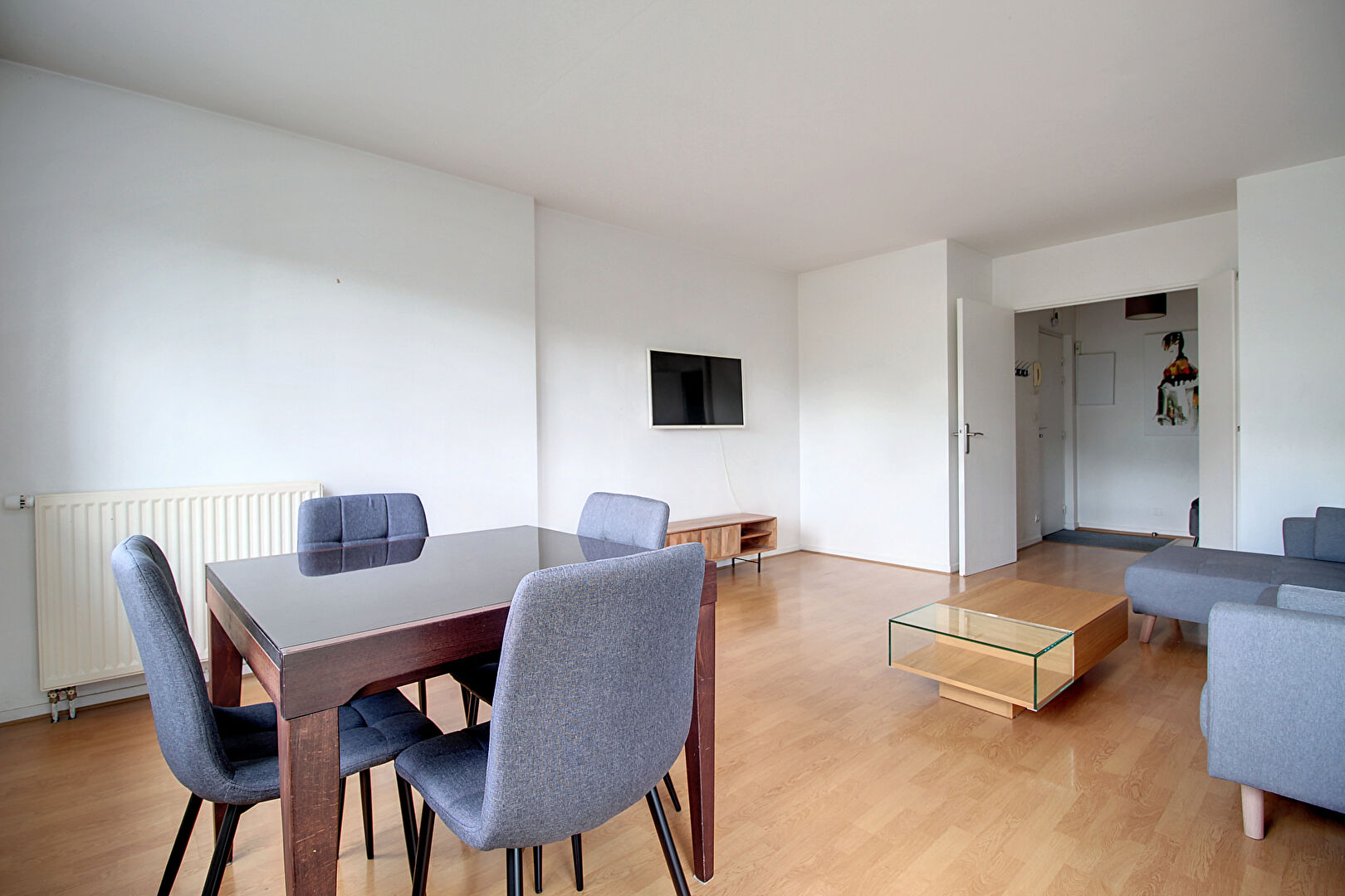 Photo APPARTEMENT RUEIL-MALMAISON BORDS DE SEINE 3 PIECES 2 CHAMBRES AVEC BALCON ET BOX EN SOUS-SOL image 1/6