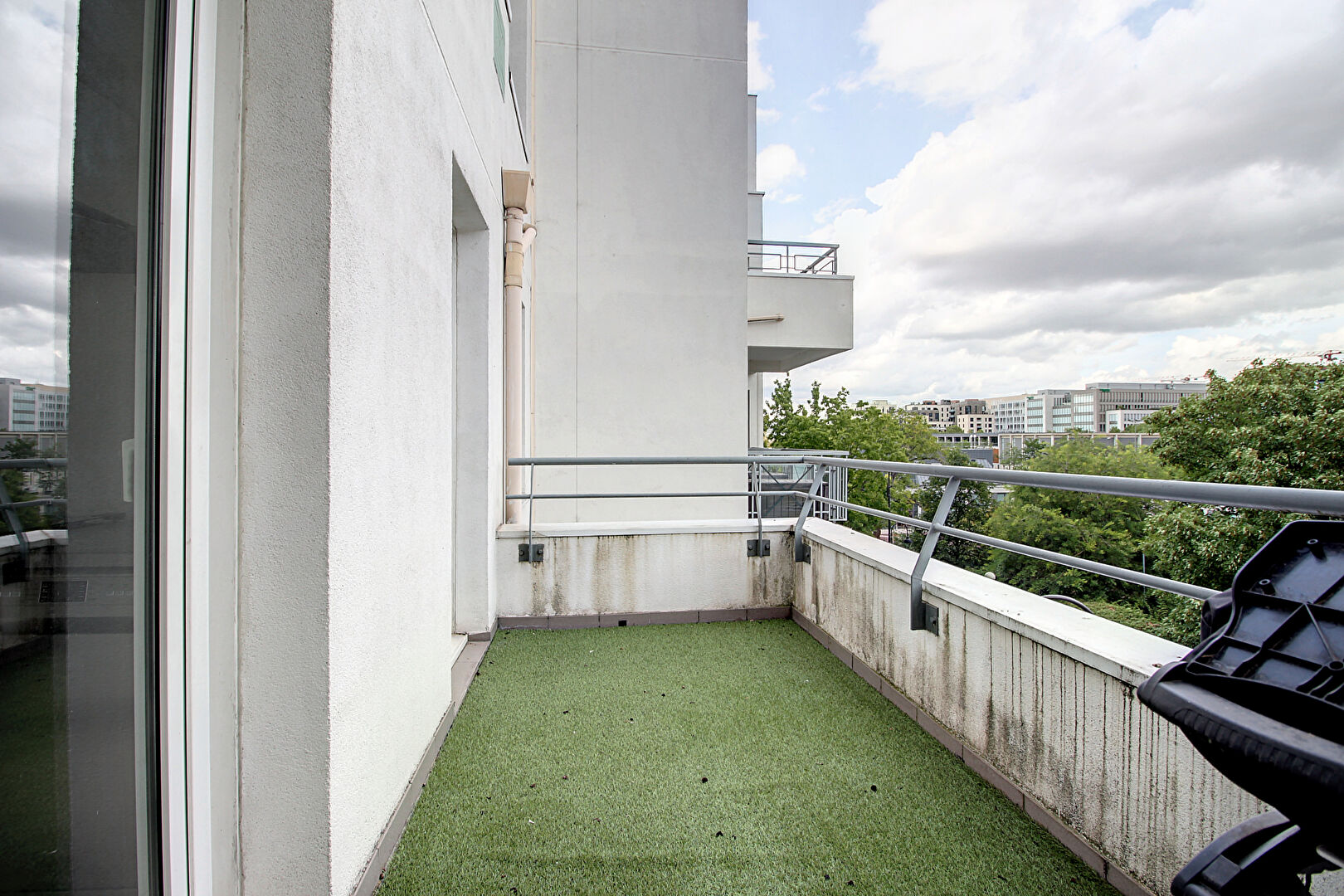 Photo APPARTEMENT RUEIL-MALMAISON BORDS DE SEINE 3 PIECES 2 CHAMBRES AVEC BALCON ET BOX EN SOUS-SOL image 6/6