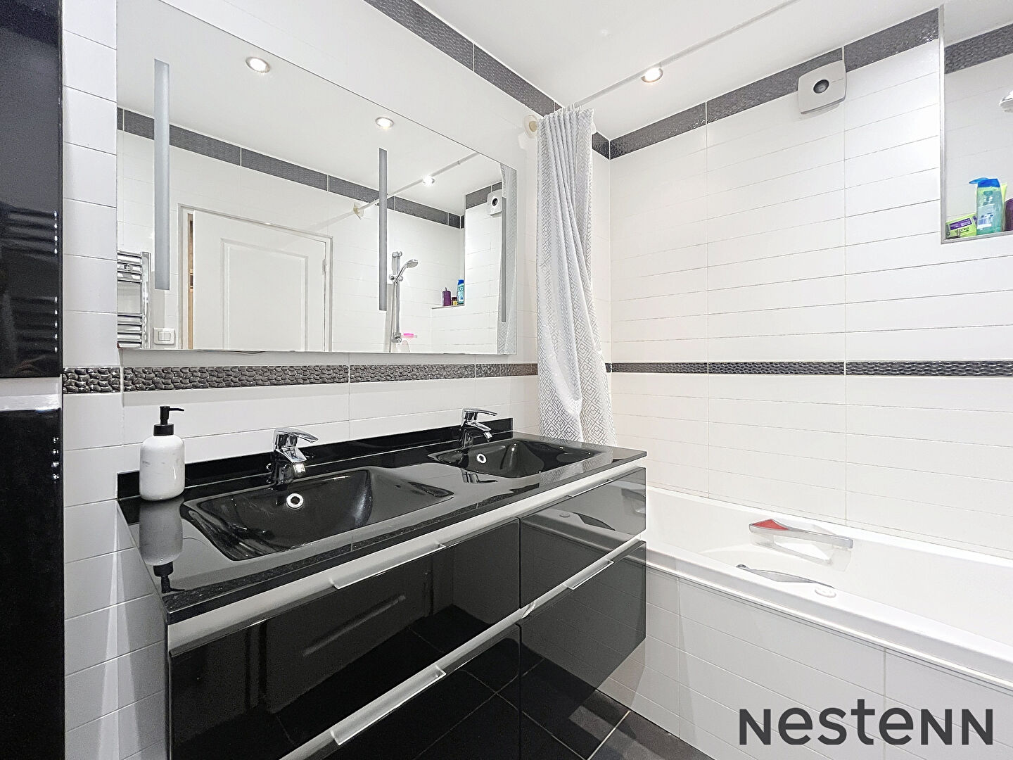 Photo Appartement  4 pièces en dernier étage image 3/6