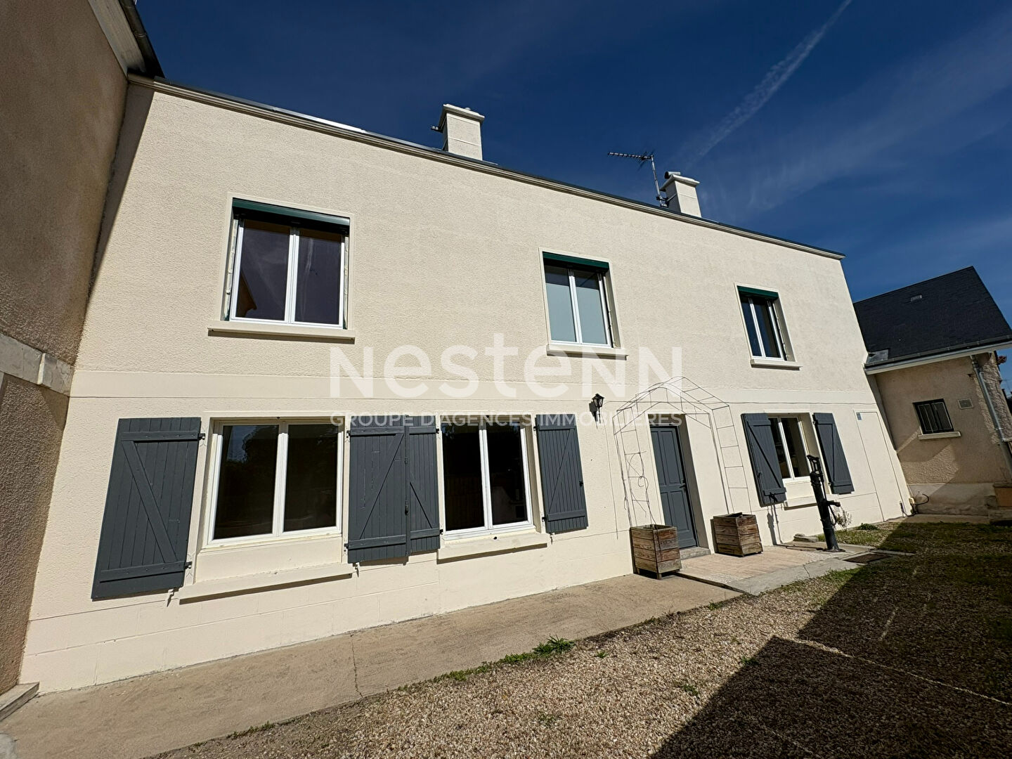 Photo MAISON DE VILLE PLEIN CENTRE DE CHABRIS AVEC 2 CHAMBRES AVEC GROS OEUVRE EN BON ÉTAT (INDRE 36) image 1/6