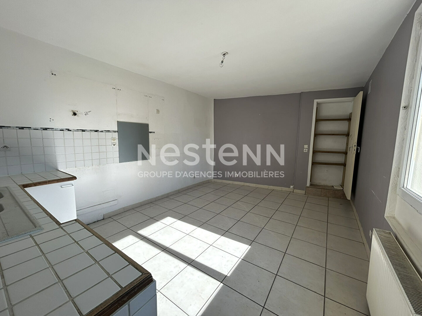 Photo MAISON DE VILLE PLEIN CENTRE DE CHABRIS AVEC 2 CHAMBRES AVEC GROS OEUVRE EN BON ÉTAT (INDRE 36) image 3/6