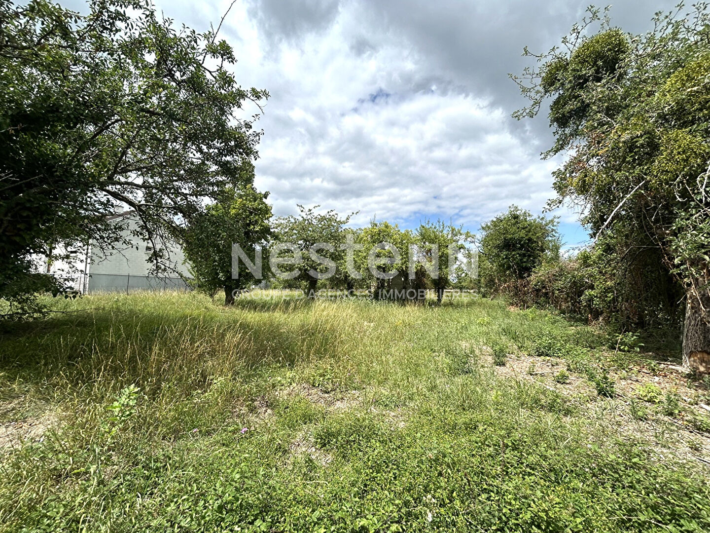 TERRAIN  DE 1685M² CLOS  ET CONSTRUCTIBLE SUR LA COMMUNE DE VALENCAY (INDRE 36)