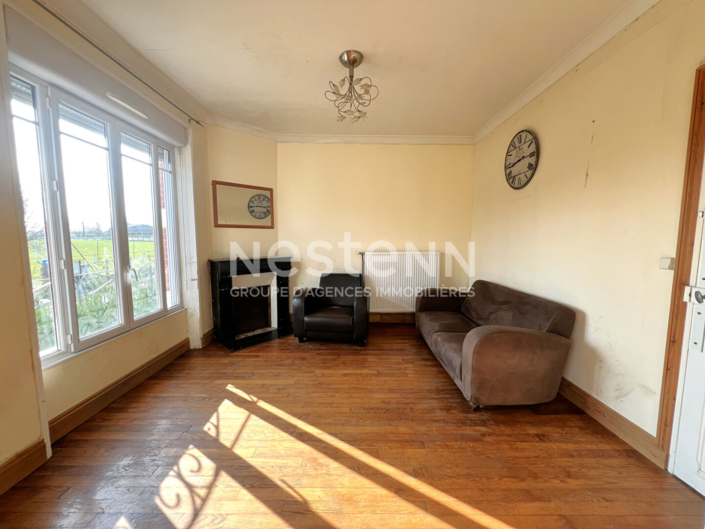 MAISON DES ANNÉES 30 3 CHAMBRES À VENDRE AU COEUR DE POULAINES À DEUX PAS DES COMMERCES (INDRE 36)