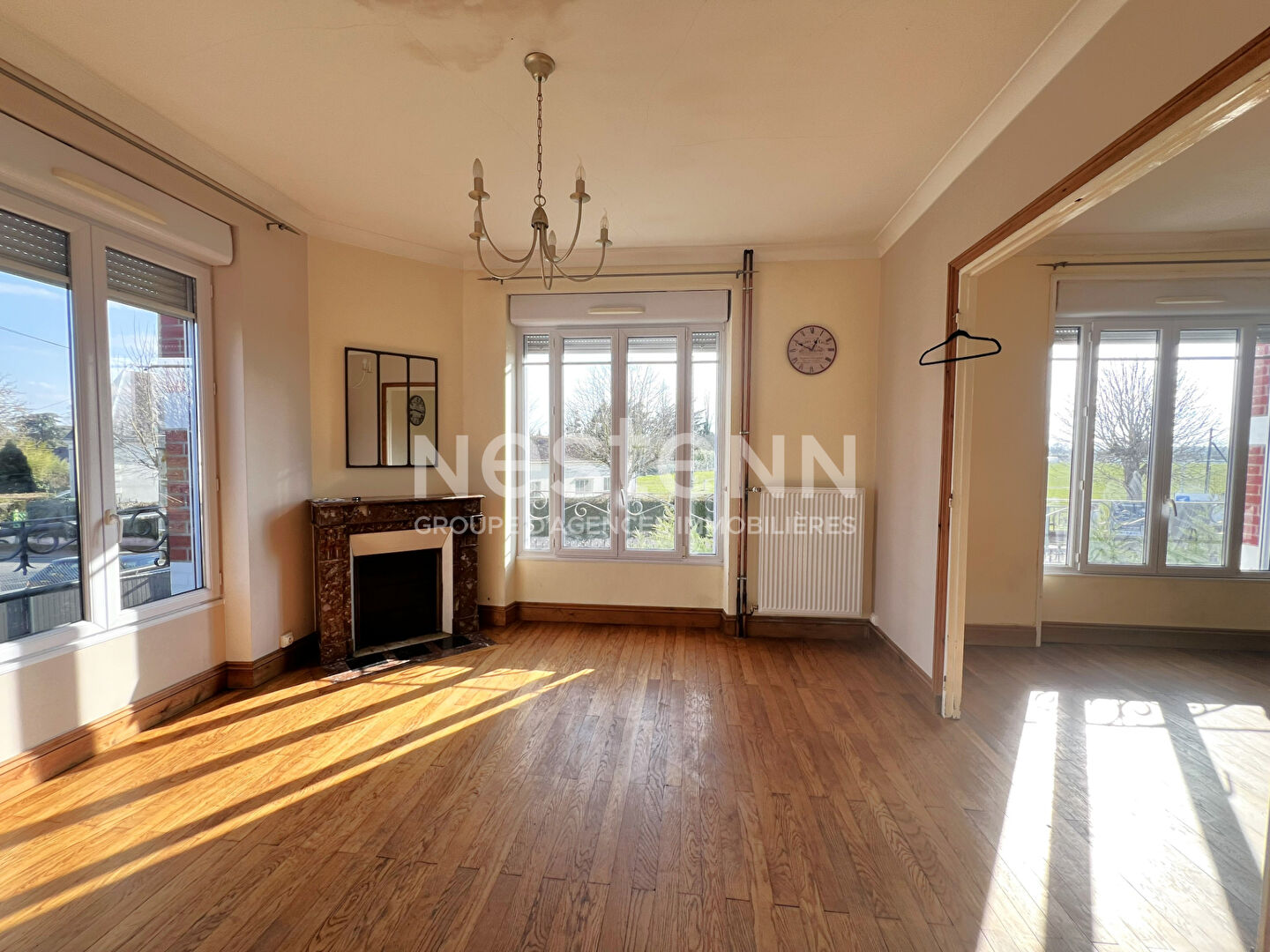 Photo MAISON DES ANNÉES 30 3 CHAMBRES À VENDRE AU COEUR DE POULAINES À DEUX PAS DES COMMERCES (INDRE 36) image 2/6