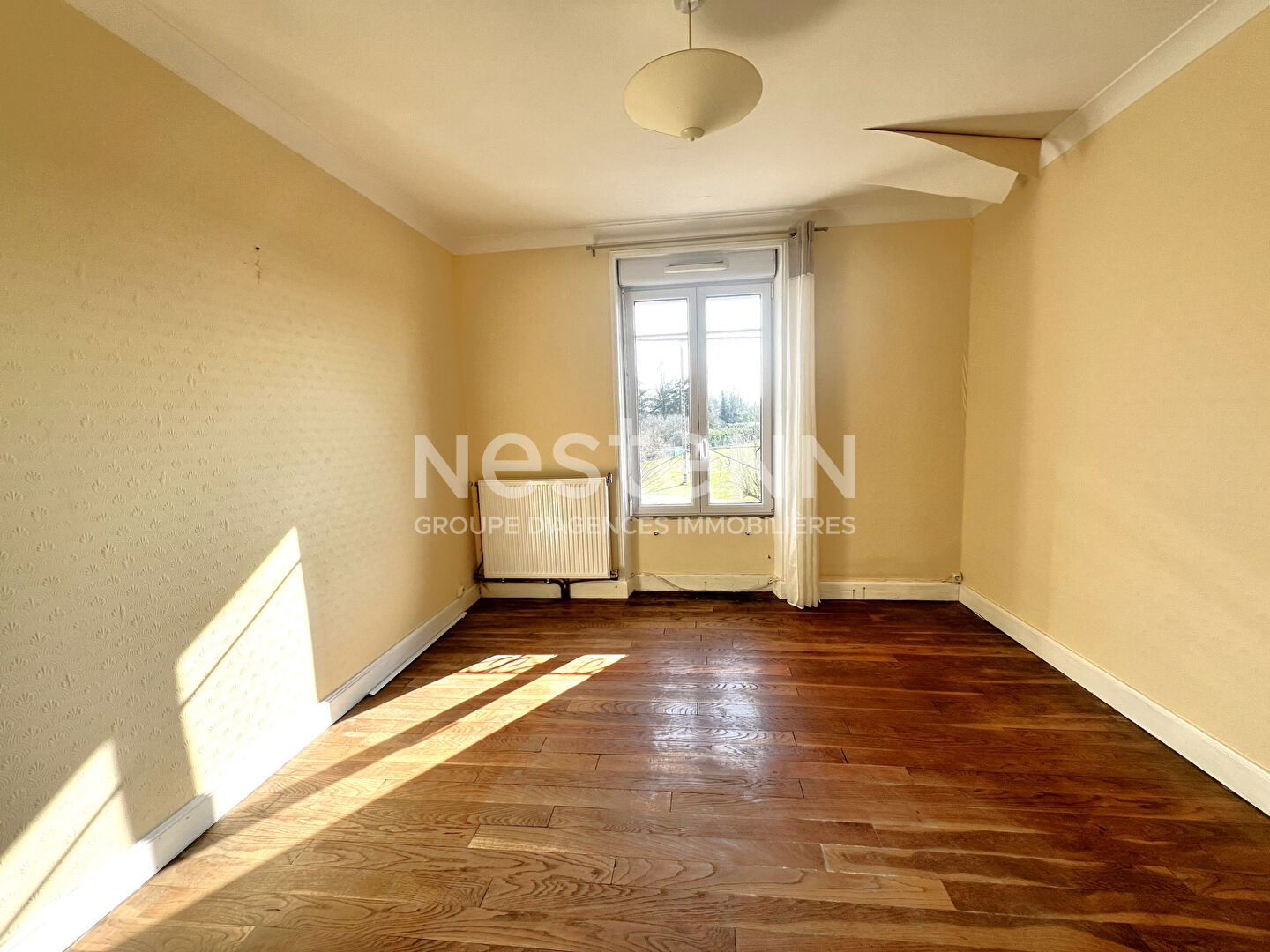 Photo MAISON DES ANNÉES 30 3 CHAMBRES À VENDRE AU COEUR DE POULAINES À DEUX PAS DES COMMERCES (INDRE 36) image 5/6