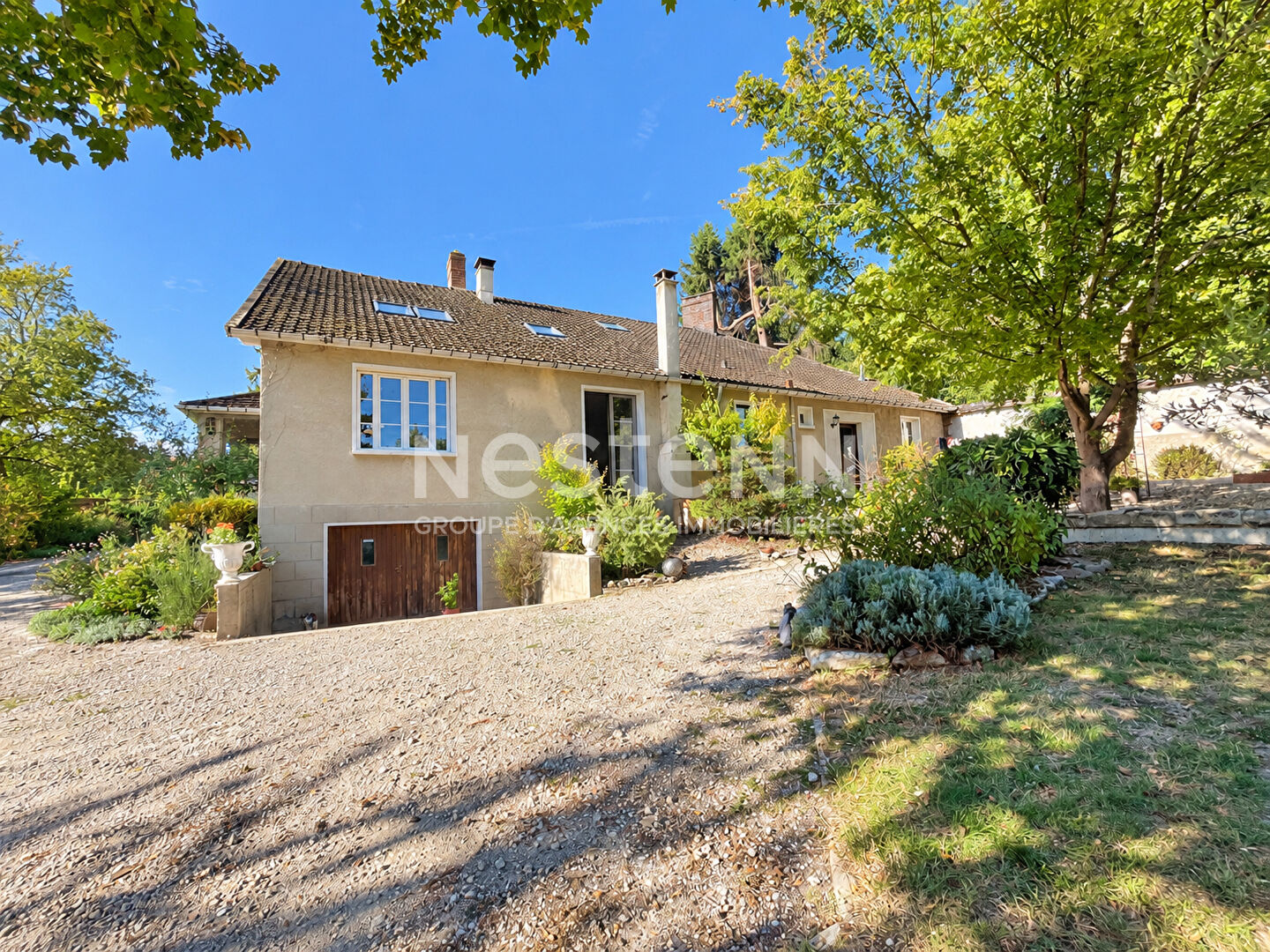 MAISON DE CARACTÈRE - 180 M² - ENVIRON 2 300 m² DE TERRAIN - VEXIN