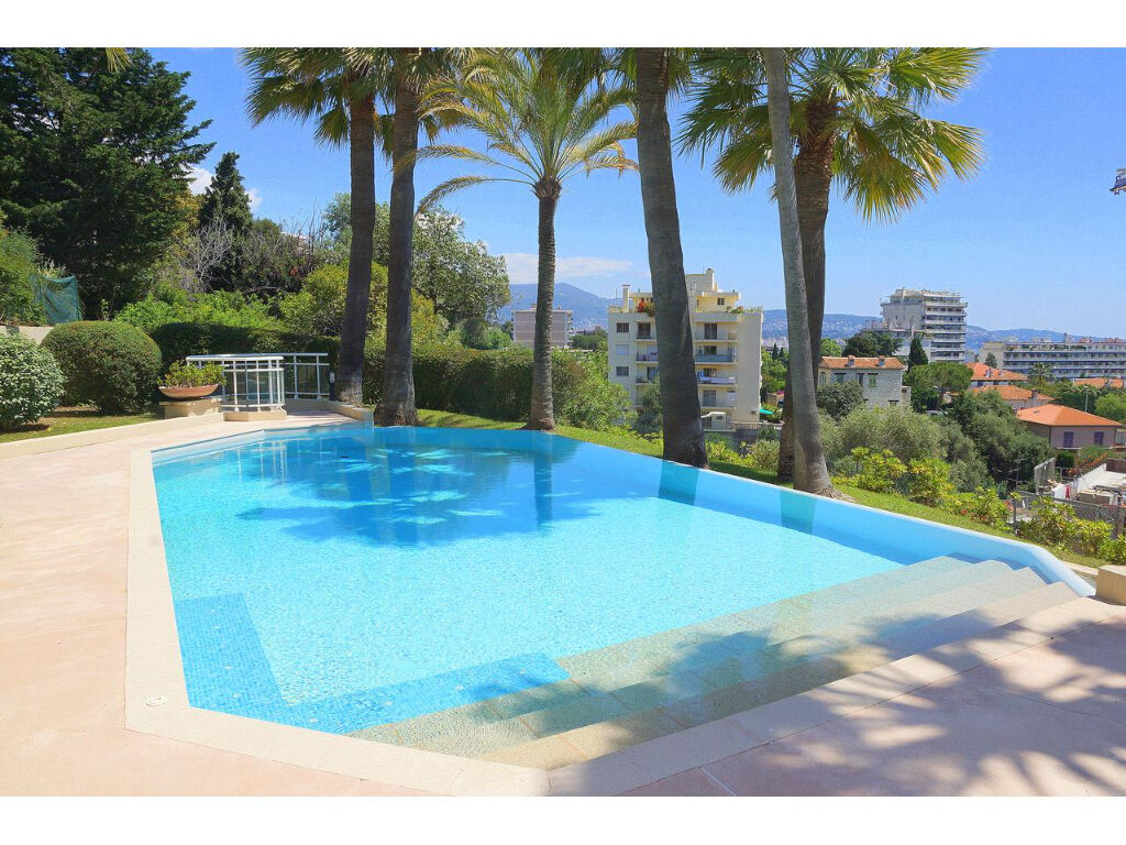 Magnifique appartement 2 pièces avec terrasse vue mer