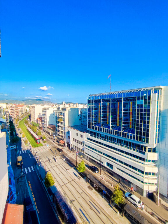 2P dernier étage Californie